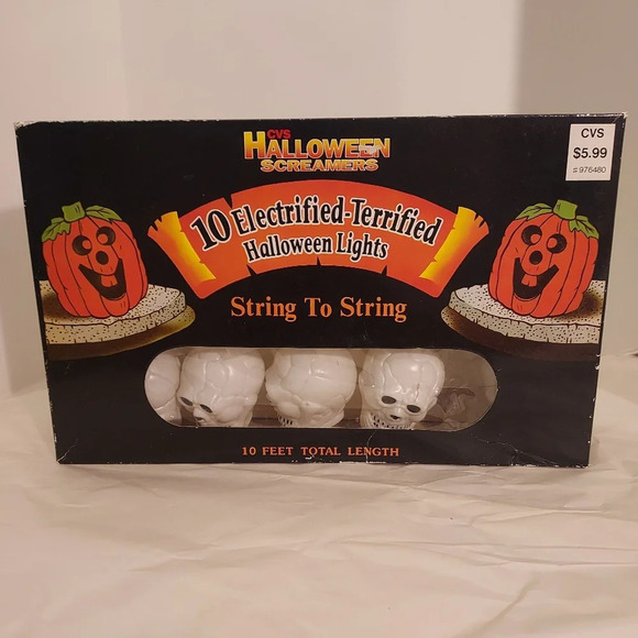 CVS Halloween Screamers Halloween String of Skulls Blow Mold 10 Lights - Picture 1 of 9